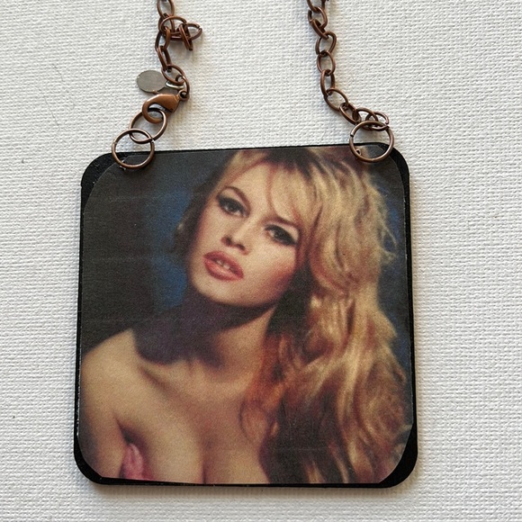 Brigitte Bardot Ornament - Picture 1 of 3